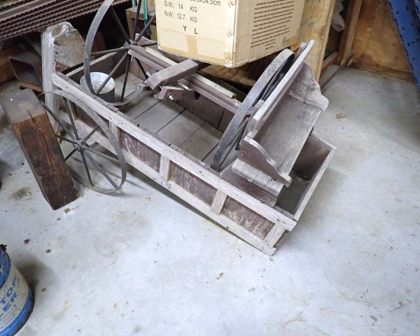 auction image