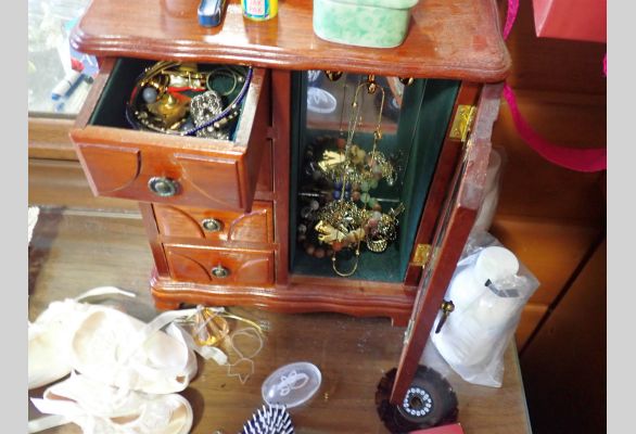 Auction listing photo