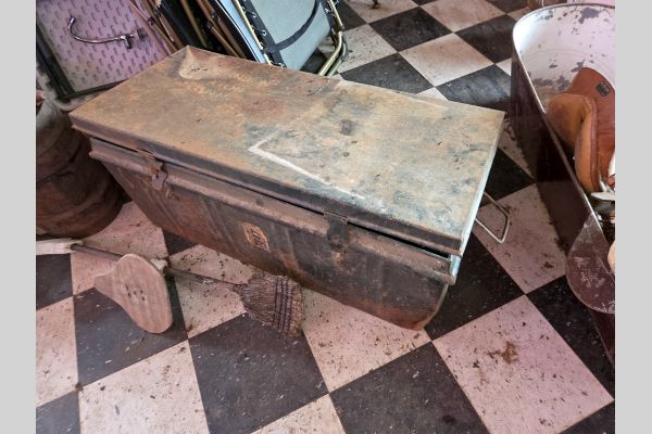 Auction listing photo