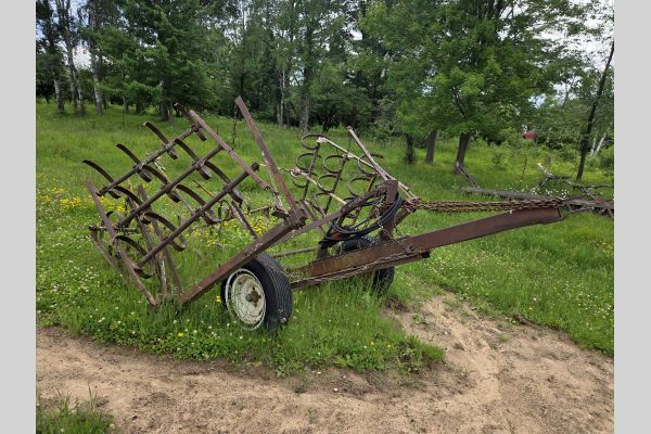 Auction listing photo