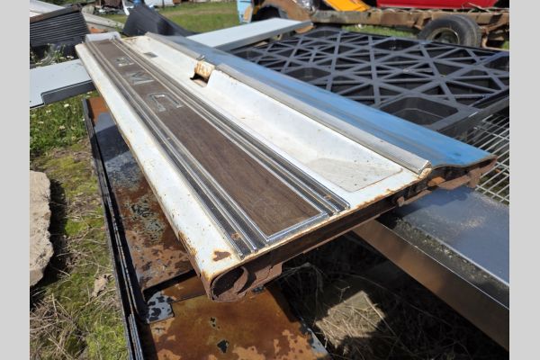 Auction listing photo