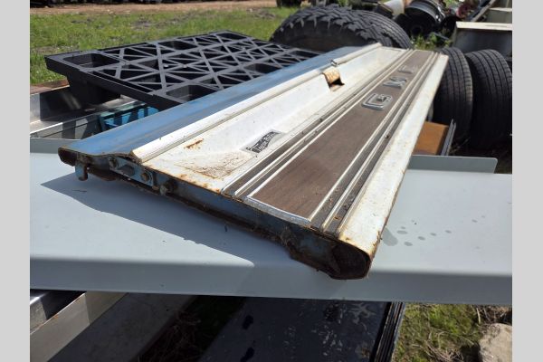 Auction listing photo