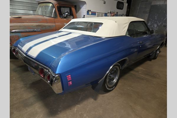 Auction listing photo