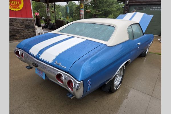 Auction listing photo