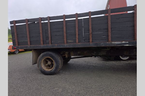 Auction listing photo