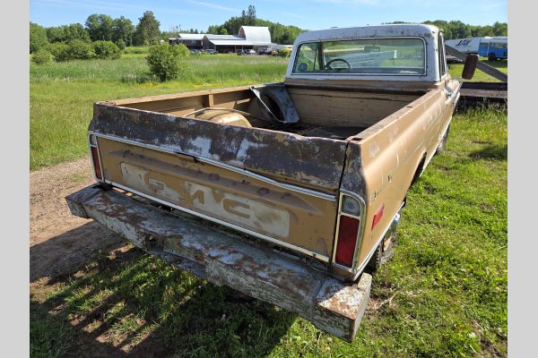 Auction listing photo
