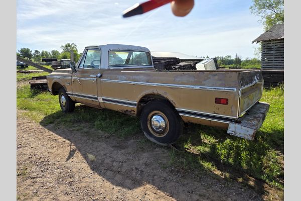 Auction listing photo