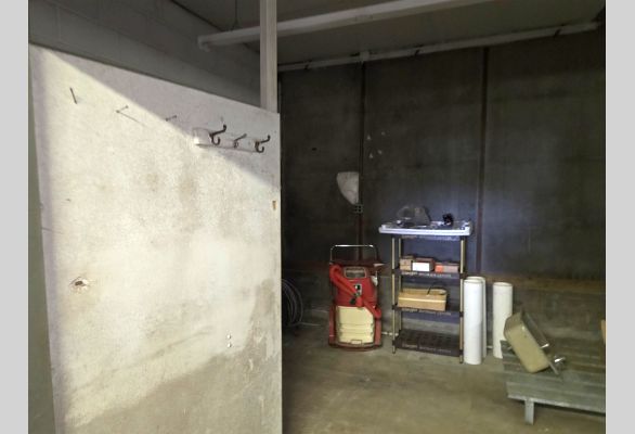 Auction listing photo