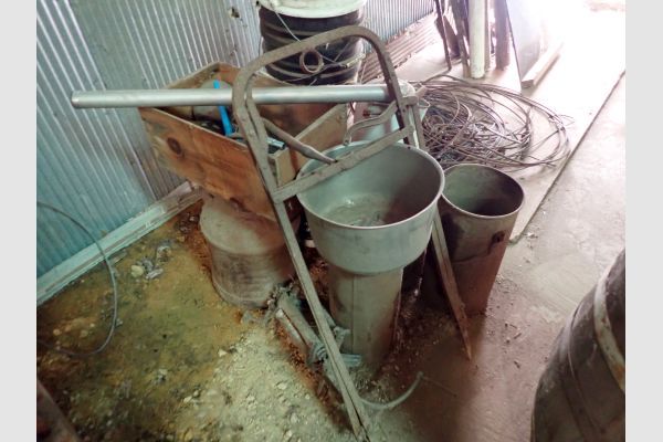 Auction listing photo