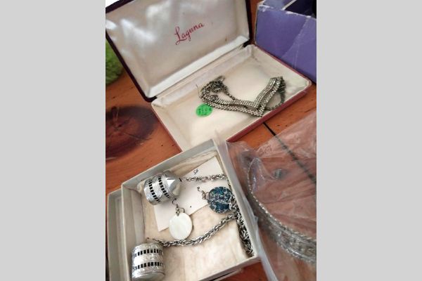 Auction listing photo