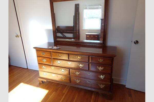 Auction listing photo