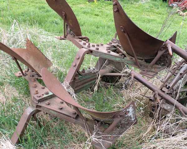 Auction listing photo
