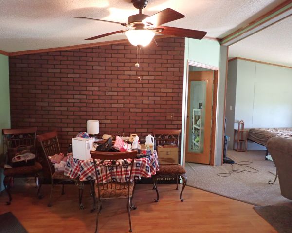 Auction listing photo