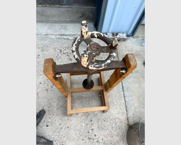 auction image