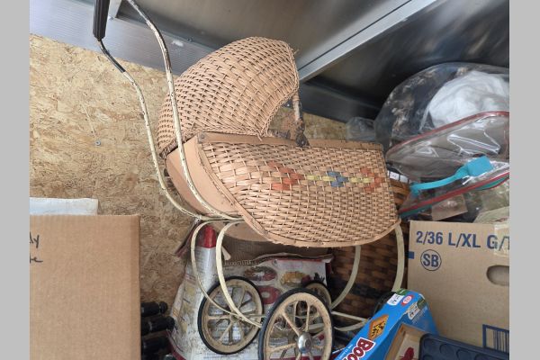 Auction listing photo