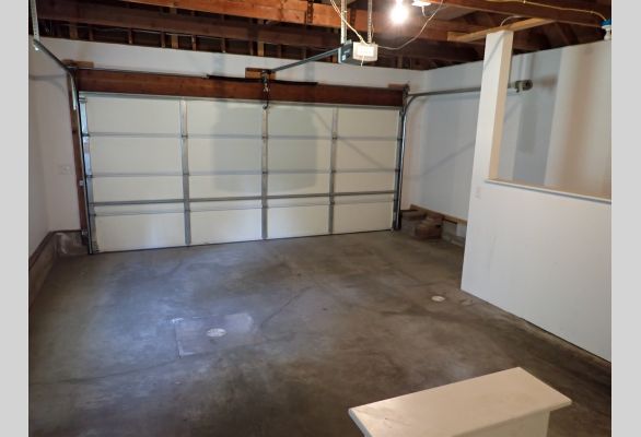 Auction listing photo