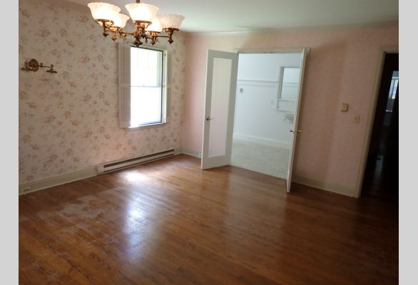 Auction listing photo