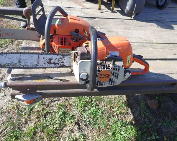 auction image
