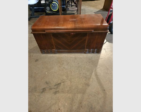 auction image