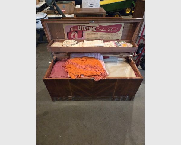 auction image