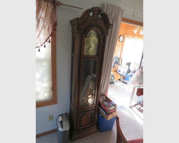 auction image