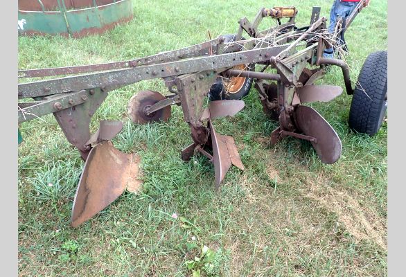 Auction listing photo