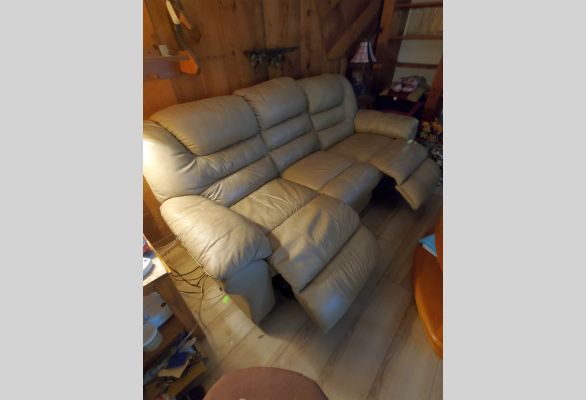 Auction listing photo