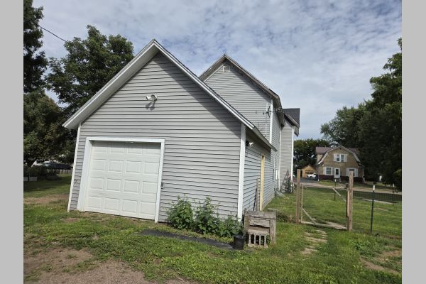 Auction listing photo