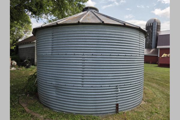 Auction listing photo