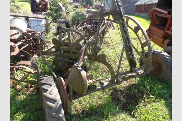 auction image