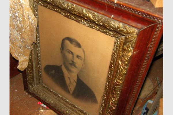 auction image