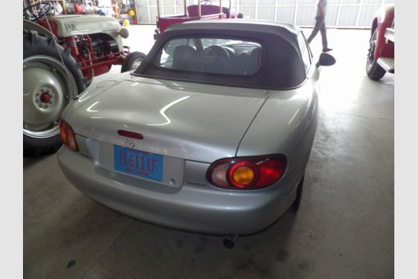 auction image