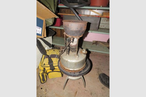 auction image
